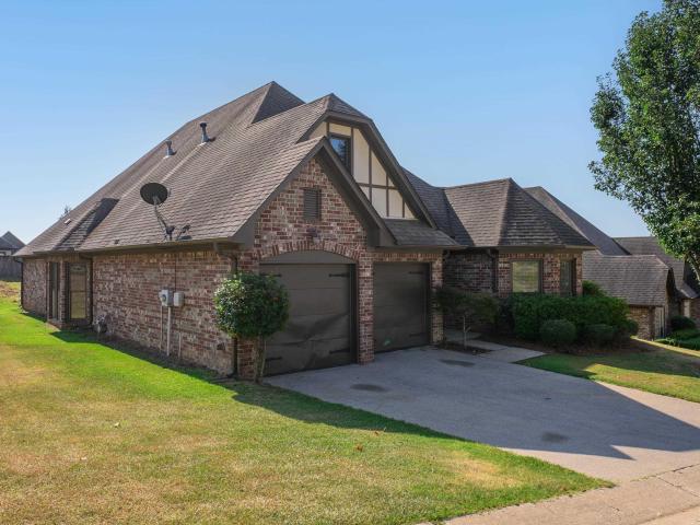 House for sale in Chelsea, Alabama