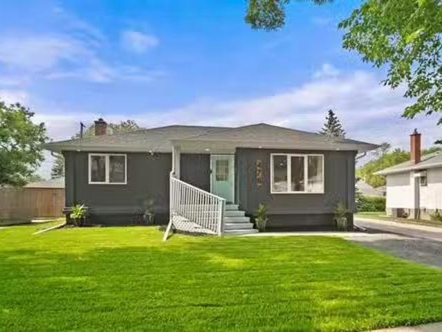 House for sale in East St. Paul, Manitoba