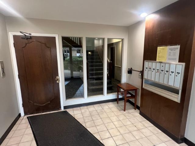 Condo for sale in Glen Ellyn, Illinois