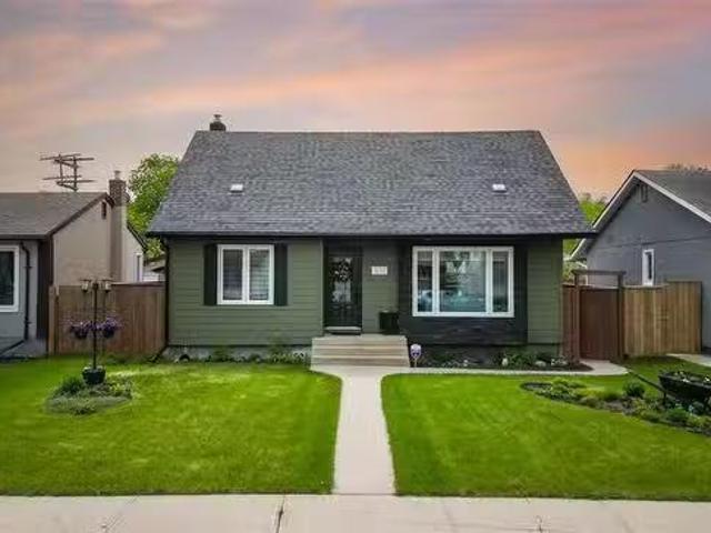 House for sale in East St. Paul, Manitoba