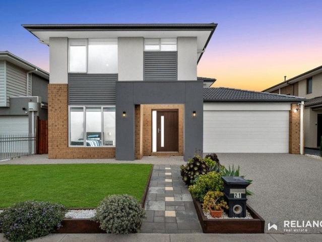 House for sale in Creekstone, Melbourne