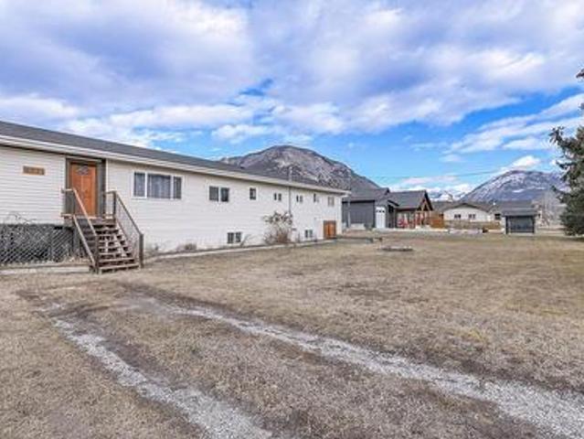House for sale in Canal Flats, British Columbia