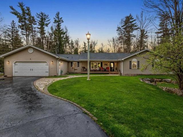 House for sale in Little Suamico, Wisconsin