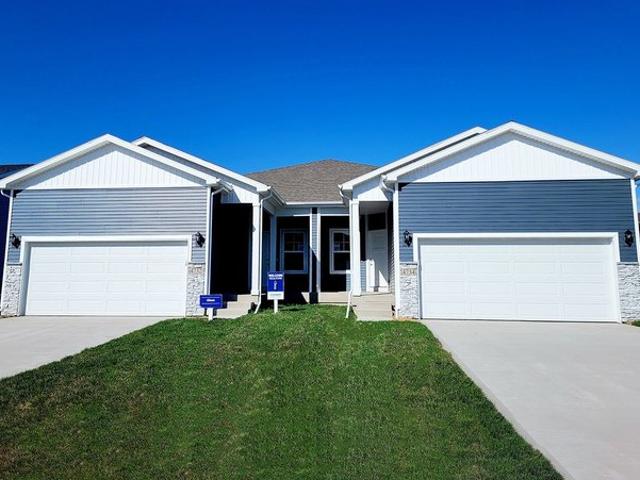 Townhouse for sale in Urbandale, Iowa