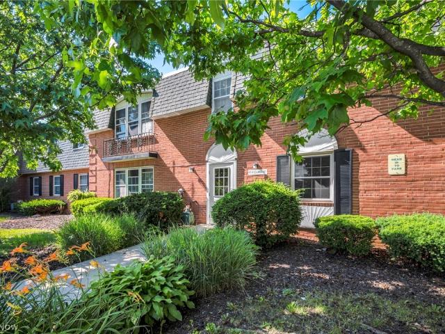 Condo for sale in North Olmsted, Ohio
