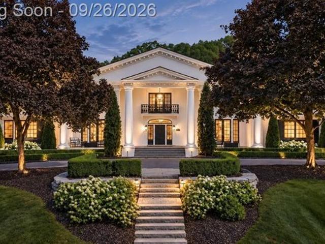 House for sale in Crestwood, Bloomfield Hills