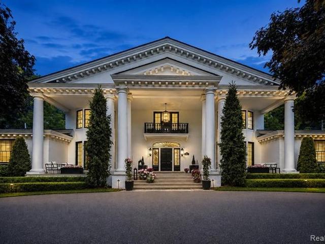 House for sale in Bloomfield Hills, Michigan