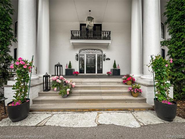 House for sale in Bloomfield Hills, Michigan