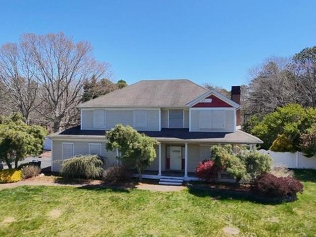House for sale in Miller Place, New York