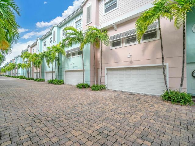Townhouse for sale in Pompano Beach