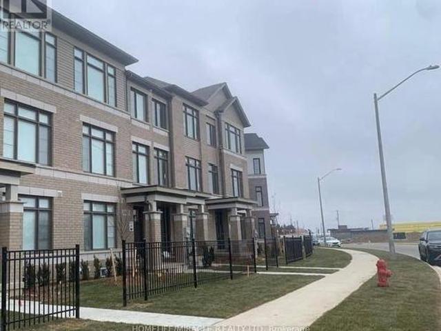 Townhouse for sale in Ancaster, Ontario