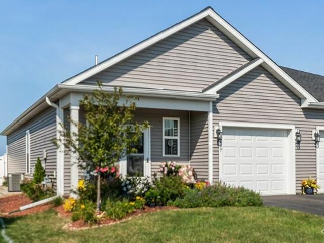Townhouse for sale in Cortland, Illinois