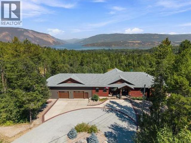 House for sale in Salmon Arm, British Columbia