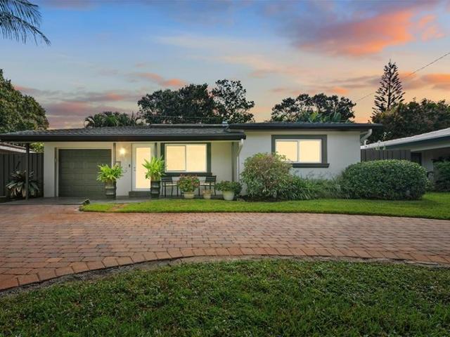 House for sale in Oakland Park, Broward County