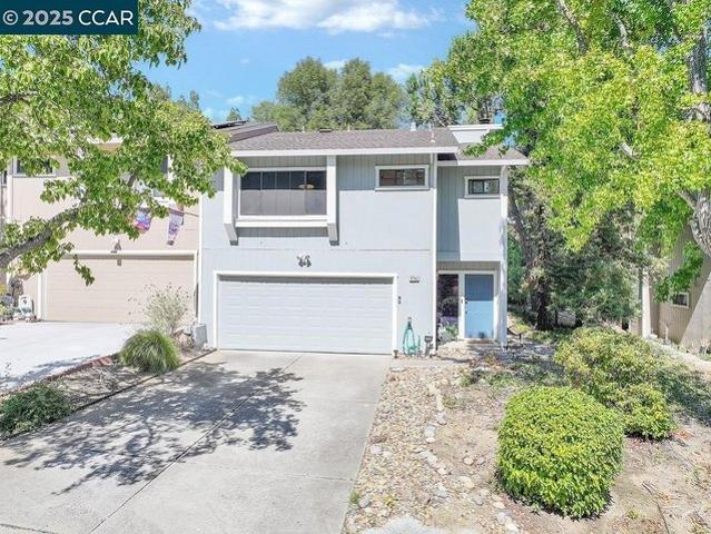 Townhouse for sale in Martinez, California