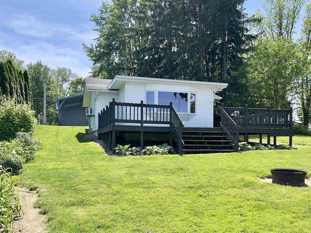 House for sale in Leesburg, Indiana