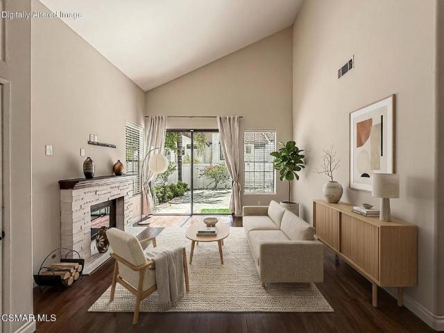 Townhouse for sale in Oak Park, California