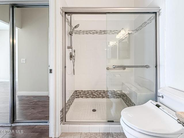 Townhouse for sale in Oak Park, California