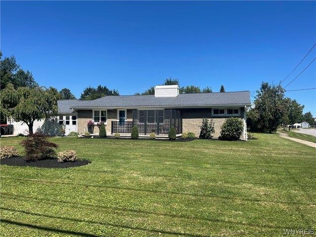 House for sale in Bowmansville, New York