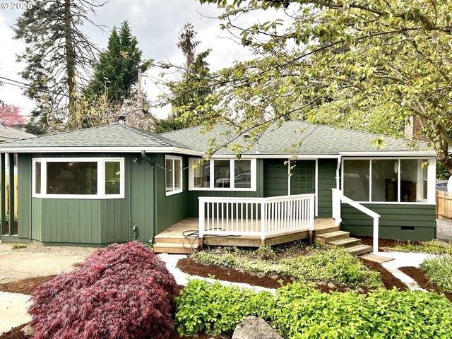 House for sale in Hector Campbell, Milwaukie