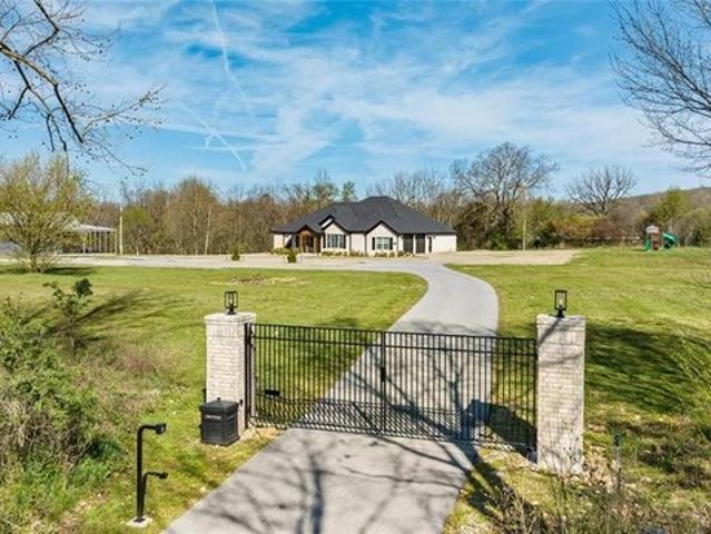 House for sale in Ark