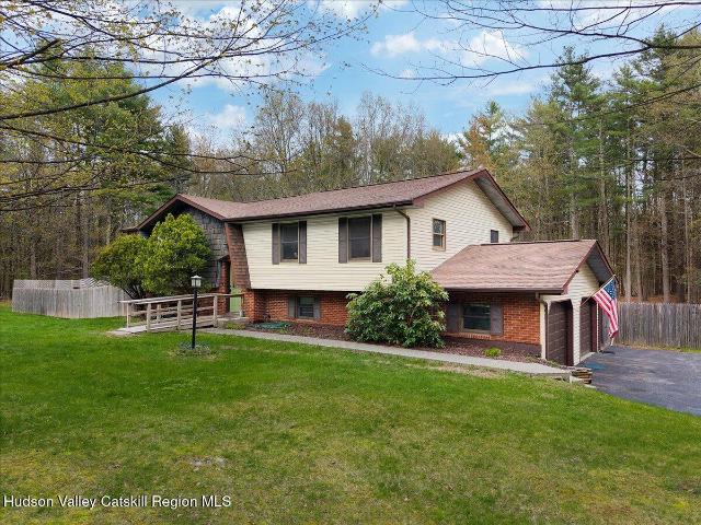 House for sale in Acra, New York