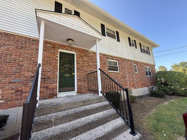 Condo for sale in Cheshire, Connecticut