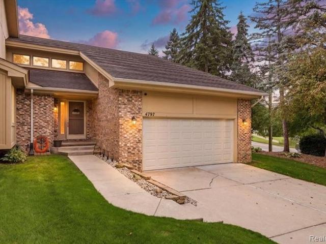 Condo for sale in Waterford, Michigan