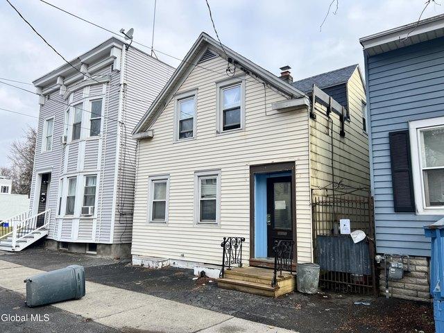 House for sale in West Hill, City of Albany