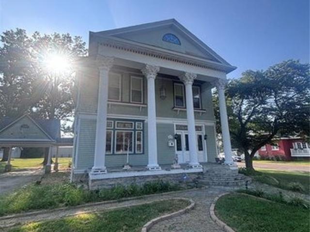House for sale in Nashville, Illinois
