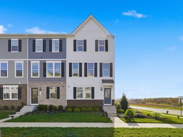 Townhouse for sale in Kearneysville, West Virginia
