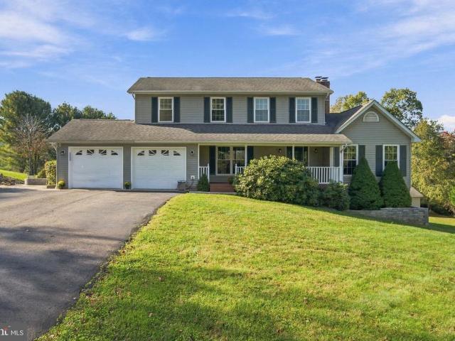 House for sale in Round Hill, South Boston