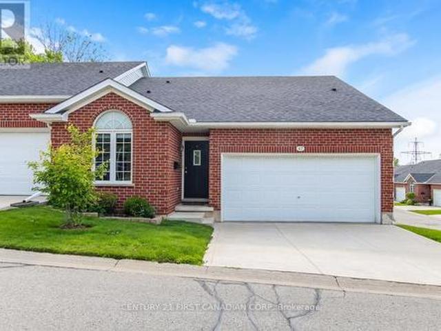 Townhouse for sale in Arva, Ontario
