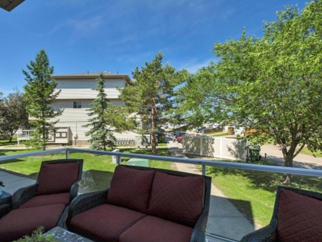 Townhouse for sale in Wedgewood, Alberta
