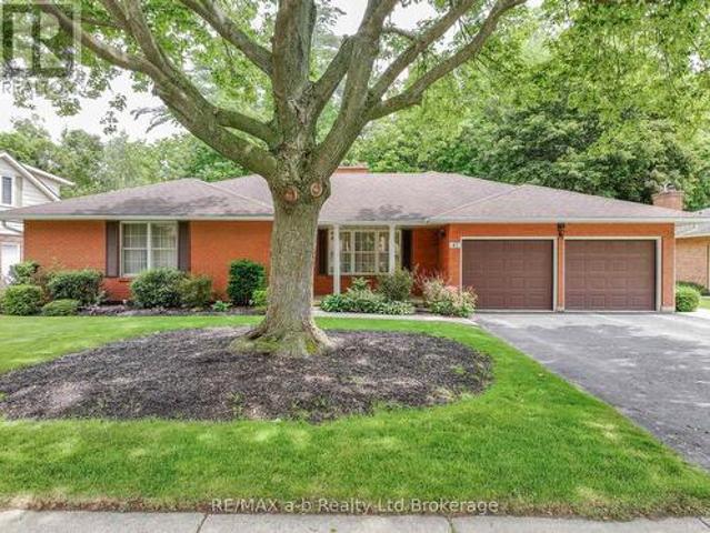 House for sale in Tillsonburg, Ontario