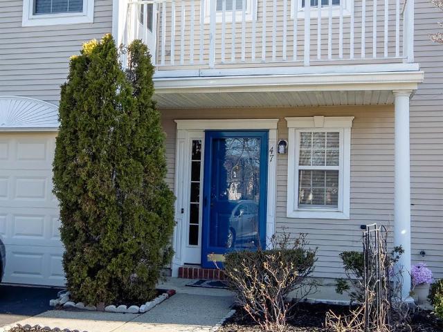 Townhouse for sale in Holmdel