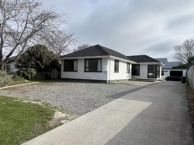 House for rent in Chaslands, Canterbury