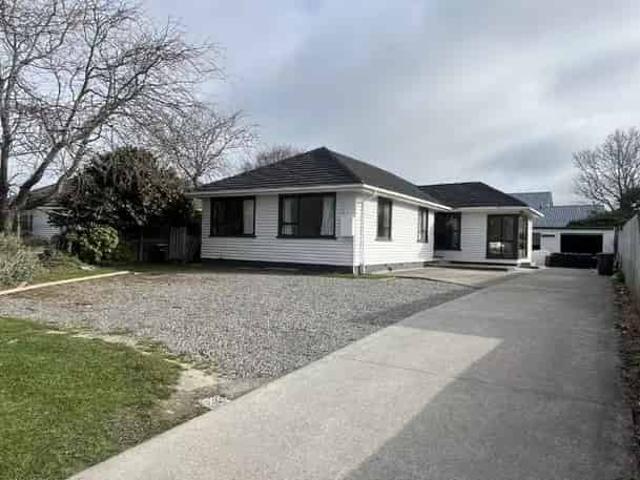 House for rent in Chaslands, Canterbury