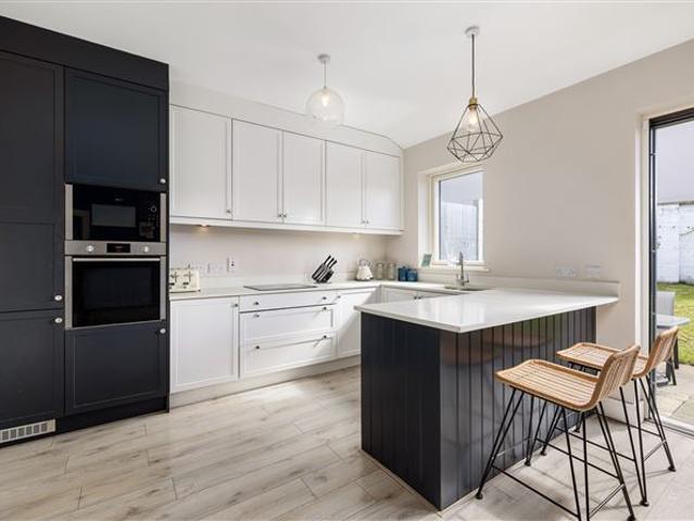 Detached House for sale in Cabinteely Close, Cornelscourt