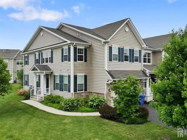 Townhouse for sale in Cedar Knolls, New Jersey