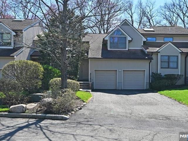 Townhouse for sale in Franklin Lakes, New Jersey