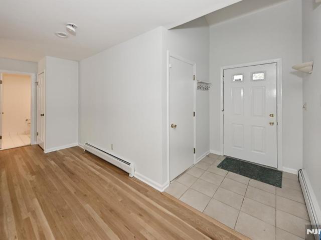Townhouse for sale in Franklin Lakes, New Jersey