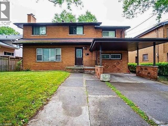 House for sale in Ancaster, Ontario