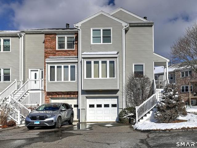 Townhouse for sale in Milford, Connecticut