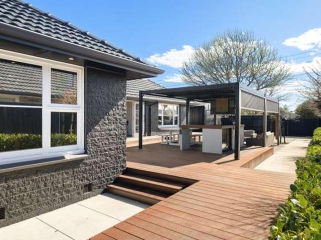 House for sale in Chaslands, Canterbury