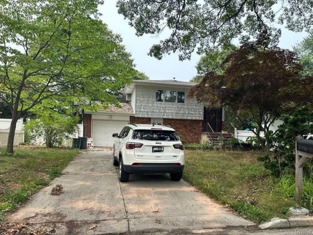 House for sale in Smithtown, New York