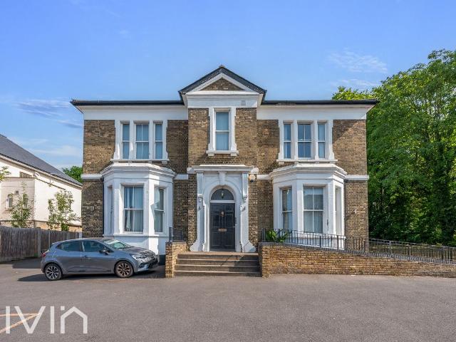 Apartment for rent in London Borough of Croydon, Addiscombe