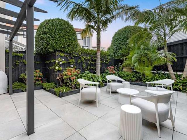 Townhouse for sale in Parnell