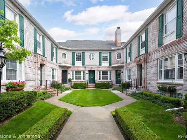 Townhouse for sale in Grosse Pointe, Michigan