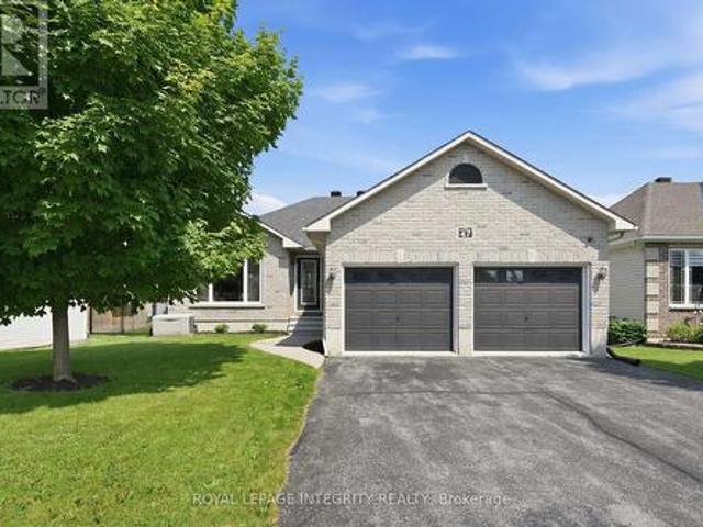 House for sale in Russell, Ontario